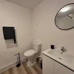 La Canopee De - 4min Gare Appartement