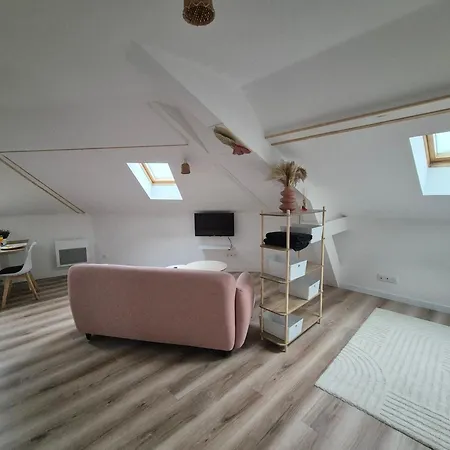 La Canopee De - 4min Gare Apartment