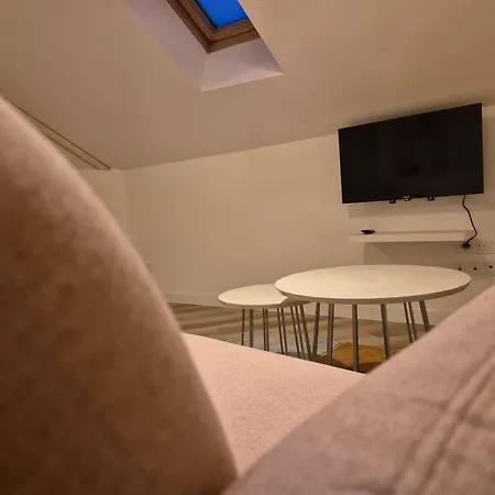 La Canopee De - 4min Gare Apartment